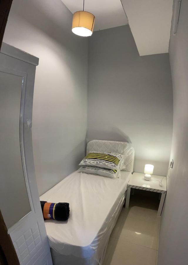 Albarsha 1 Hostel By Phm Dubai Luaran gambar